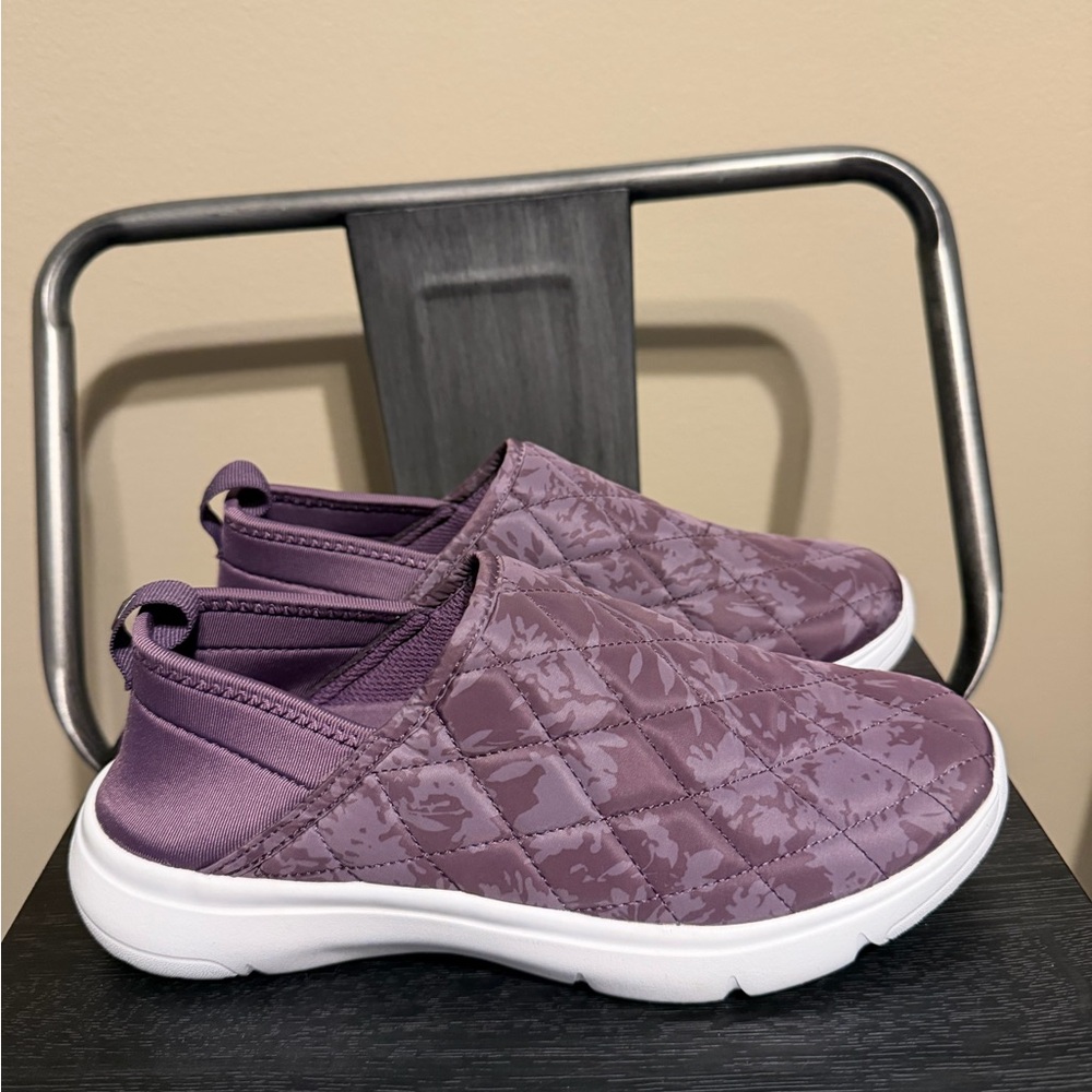 Vera Bradley VB Cloud Convertible Slip-On Shoes Purple Tonal Floral Quilted Sz 7 - Picture 4 of 13